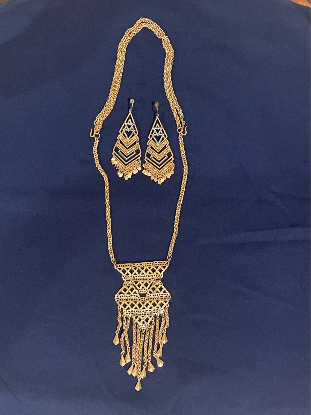 Stella & Dot Gold Tone Fringe Pendant Necklace and Earrings Set - Women Jewelry